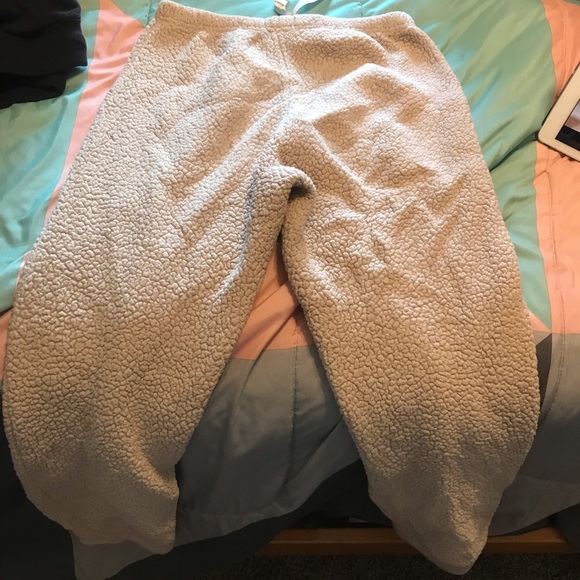fuzzy sweatpants. size M - Picture 2 of 3
